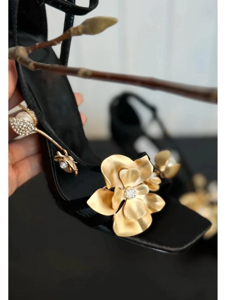 Fashion Luxury Gold Flower Decoration Ankle-Wrap Heeled Sandals Women Summer Sexy Square Toe High Heels Elegant Banquet Wedding Shoes