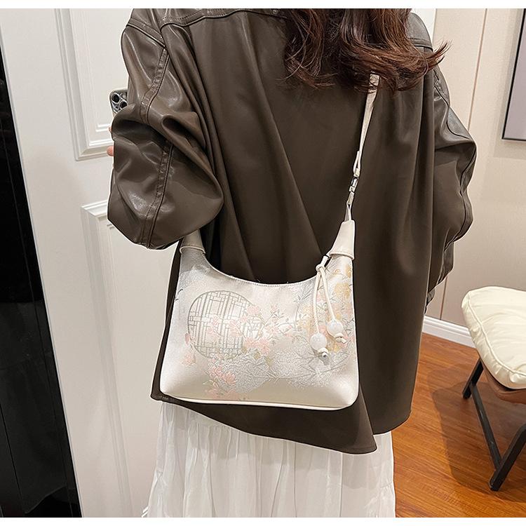 Hand Carrying New Chinese Style Bag Women's 2024 Summer Fashion Embroidered Pea Bag Niche Luxury Simple Crossbody Women's Bag