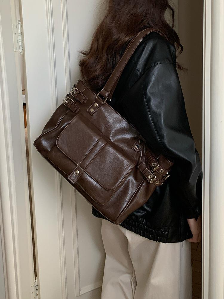 

New Retro Coffee Color Versatile Large Capacity Commuting Tote Bag, College Style Single Shoulder Crossbody Bag