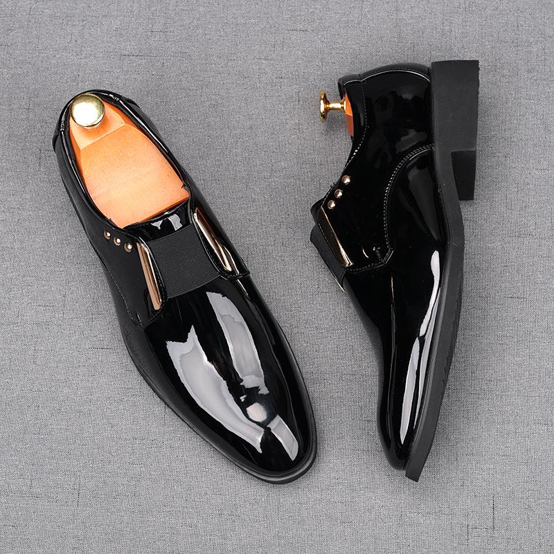 Designer Herren Spitznieten Slipper Schuhe Männliche Designer Fahr-Loafer Homecoming Hochzeitskleid Zapatillas Hombre