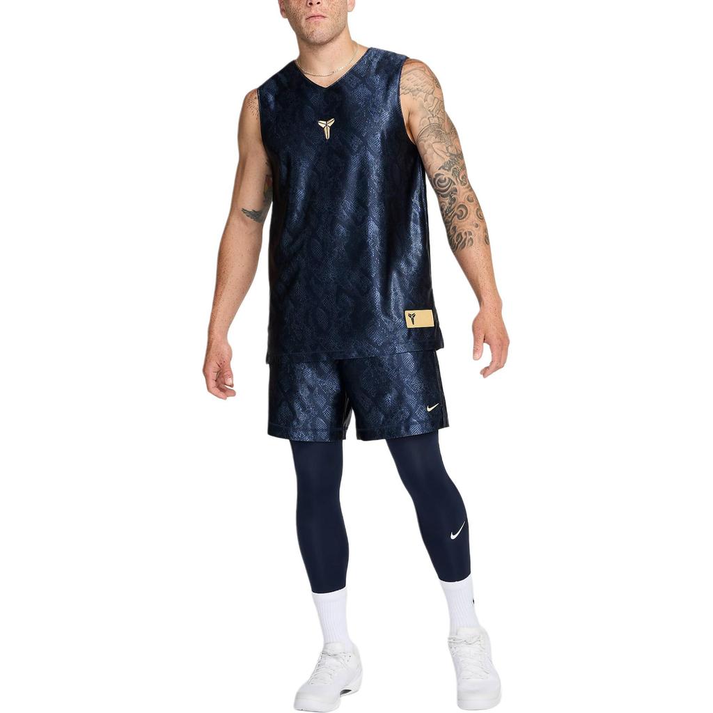 Nike Pantaloncini da Basket Reversibili Kobe Dri-FIT Standard Issue Ossidiana Scuro/Rosso Varsity/Oro Jersey Uomo Fondo Blu FZ0932-475