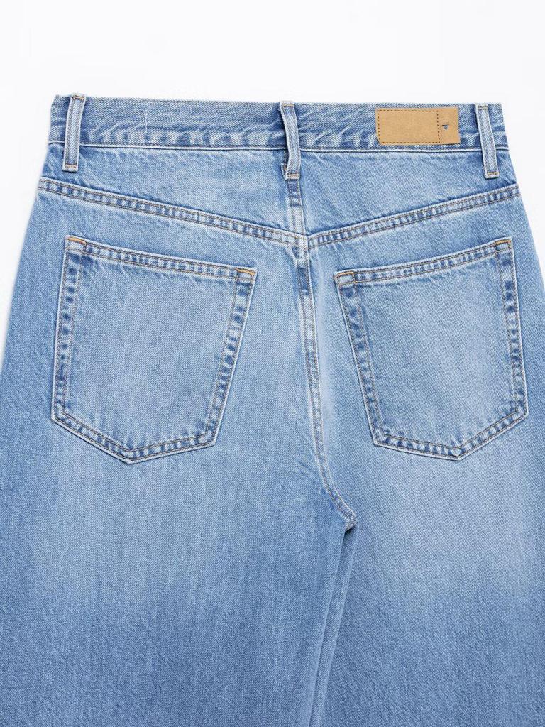 2025 Frühling Damen Hellblaue Mid-Waist Tapered Jeans mit Gebogener Seitennaht