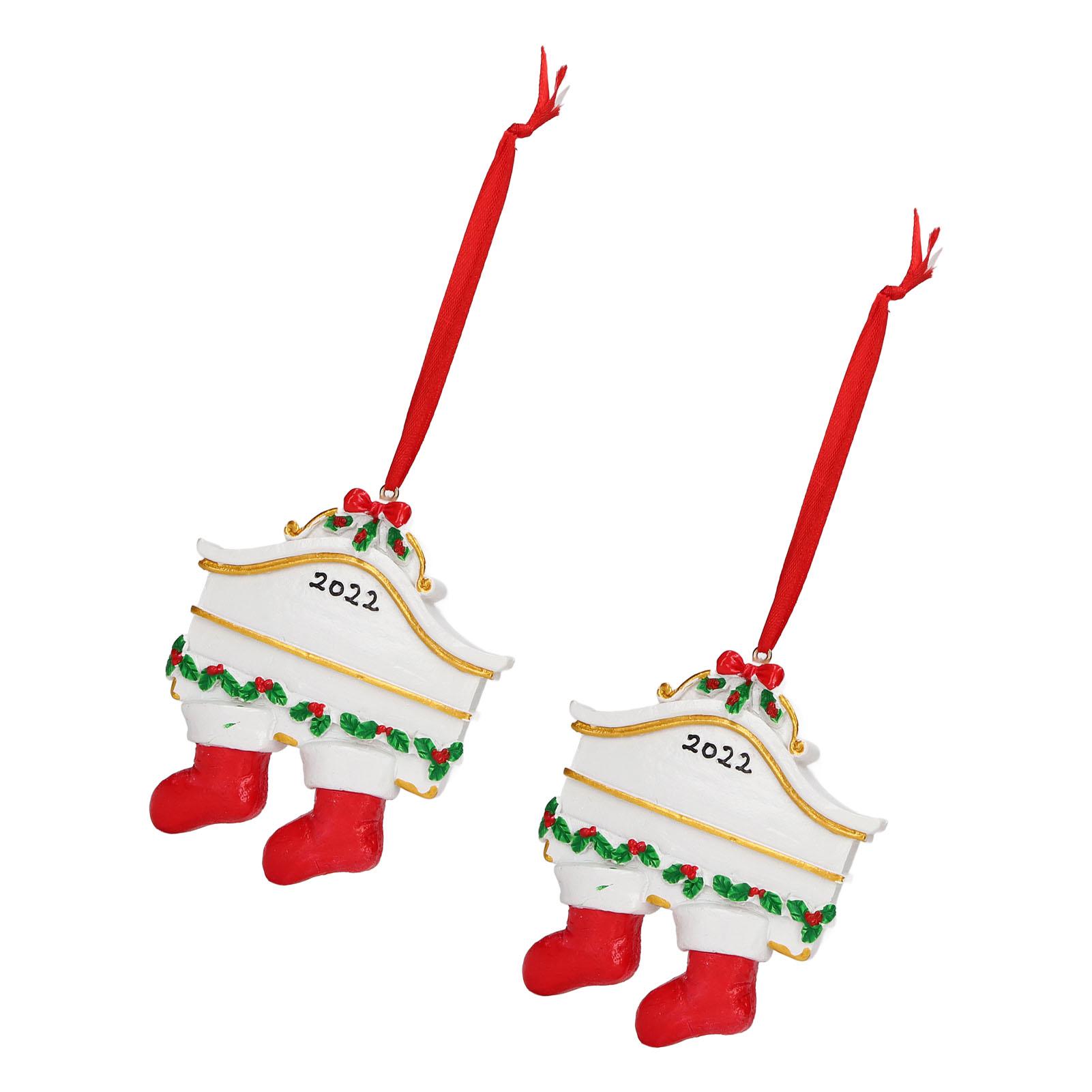 2pcs Christmas Theme Pendant Mini Resin Christmas Ornaments for Christmas Tree Decorations