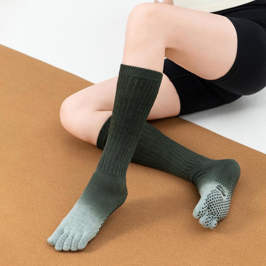 Gradient Five-Toe Non-Slip Yoga Socks - Women's Fitness & Pilates Slouch Cotton Calf Socks