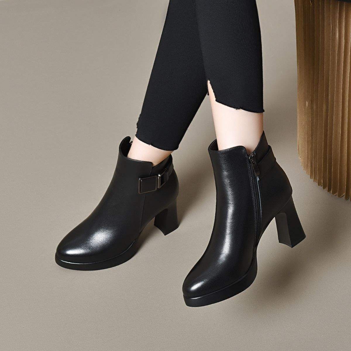 

Женские короткие ботильоны на высоком каблуке, весенне-осенние одинарные ботинки с юбками, осенне-зимние теплые флисовые ботинки с острым носком, флисовые ботинки Мартин 40