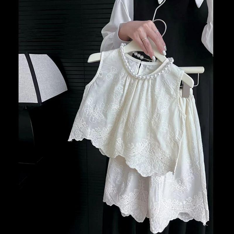 

Girls Summer Breathable Set of Small Children In Lace Sleeveless Undershirt + Wide-legged Pants Comfortable Leisure Two-piece Set 90