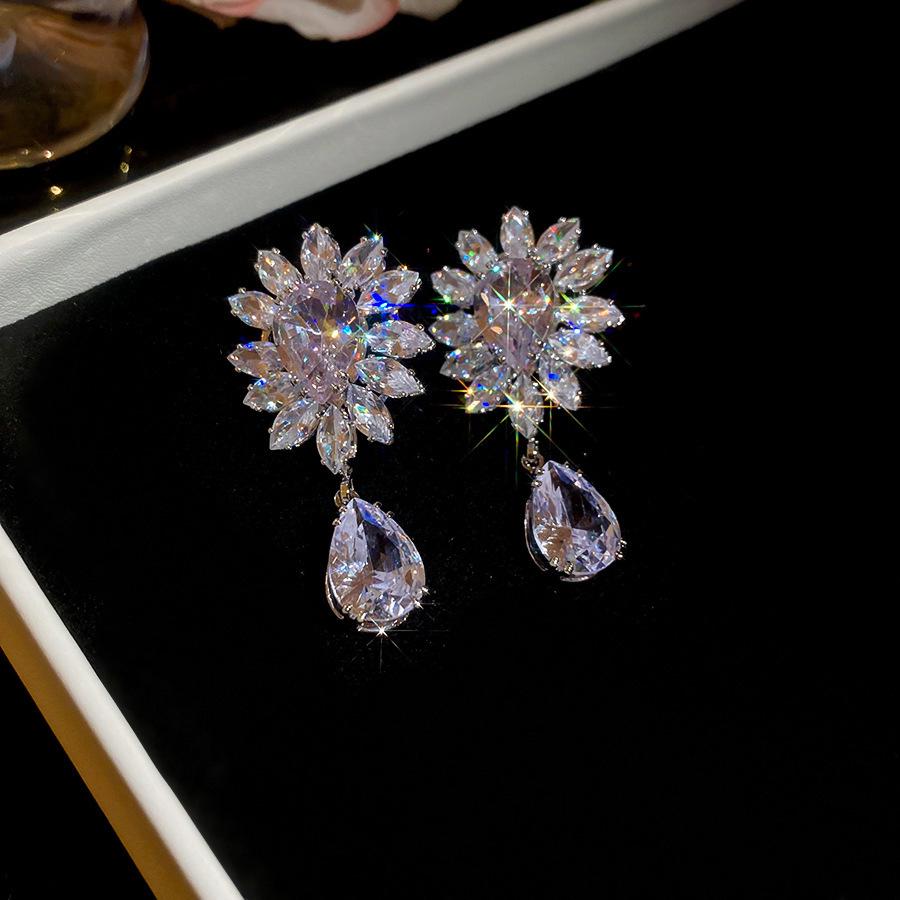 Exquisite French Zircon Flower Jewelry Set: Court-Style Clavicle Necklace & Pendant Earrings
