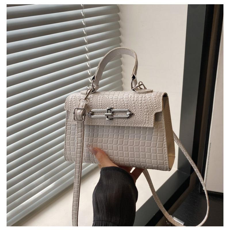 

Handheld women s bag spring new popular fashion versatile stone pattern chain shoulder crossbody small square bag