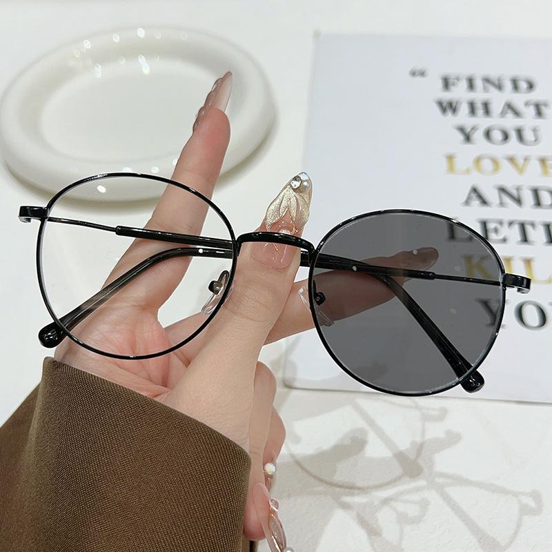 New Vintage Metal Frame Photochromic Myopia Glasses Women Men Luxury Anti Blue Light Color Changing Near Sight Eyeglasses To-6.0