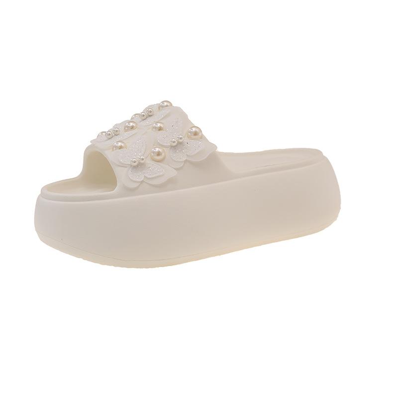 Pearl muffin thick-soled slippers for women's summer wear 2025 new versatile one-word seaside vacation beach cool slippers