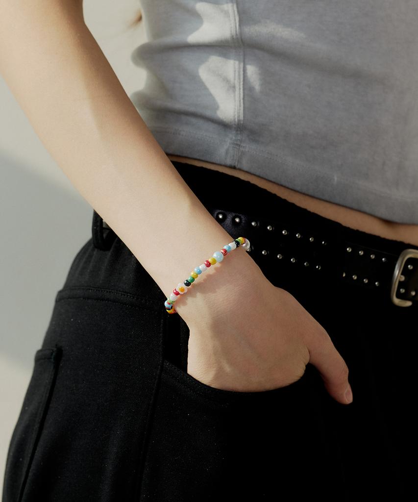 Silvertag Beb-26Ss1 Eggshell Bead Smile Bracelet