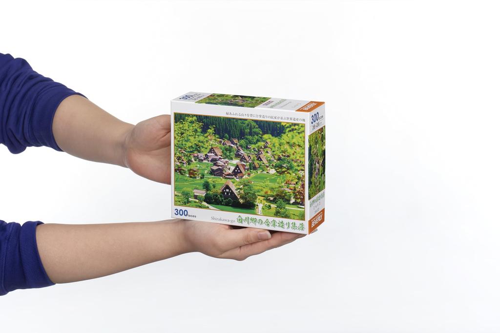 BEVERLY 300-Piece Jigsaw Puzzle, Shirakawa-go Gassho-zukuri Village (26x38cm), Made In Japan, 300-137