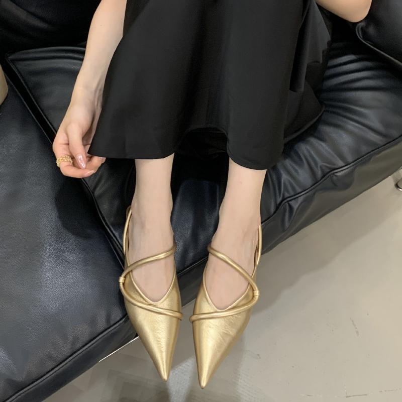 Modne Złote Szpiczaste Palce Wąski Pasek Design Markowe Kapcie Kobiety Moda Płytka Miękka Podeszwa Płaski Sandał Eleganckie Letnie Obuwie Kobieta