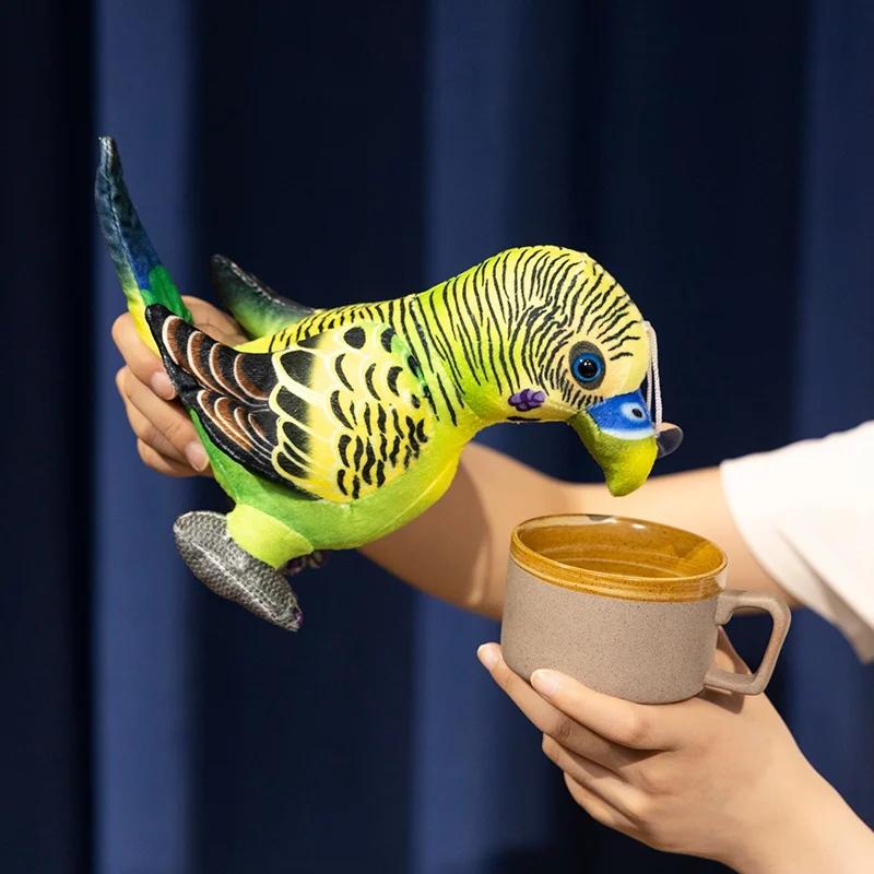 20cm New Lifelike Bird Plush Toys Simulation Parrot Stuffed Animal Doll Photography Props Home Decor Birthday Gifts