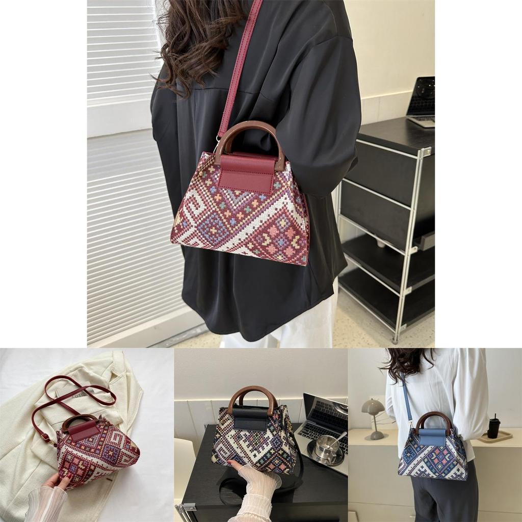Trendy Street Style Pu Material Shoulder Bag For Women In Black Blue Red