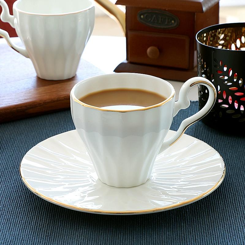 

Белая костяная чашка для кофе и блюдце, Легкие фарфоровые чашки для эспрессо с золотой отделкой, Керамическая чайная чашка, Кружка для кофе, 1 набор