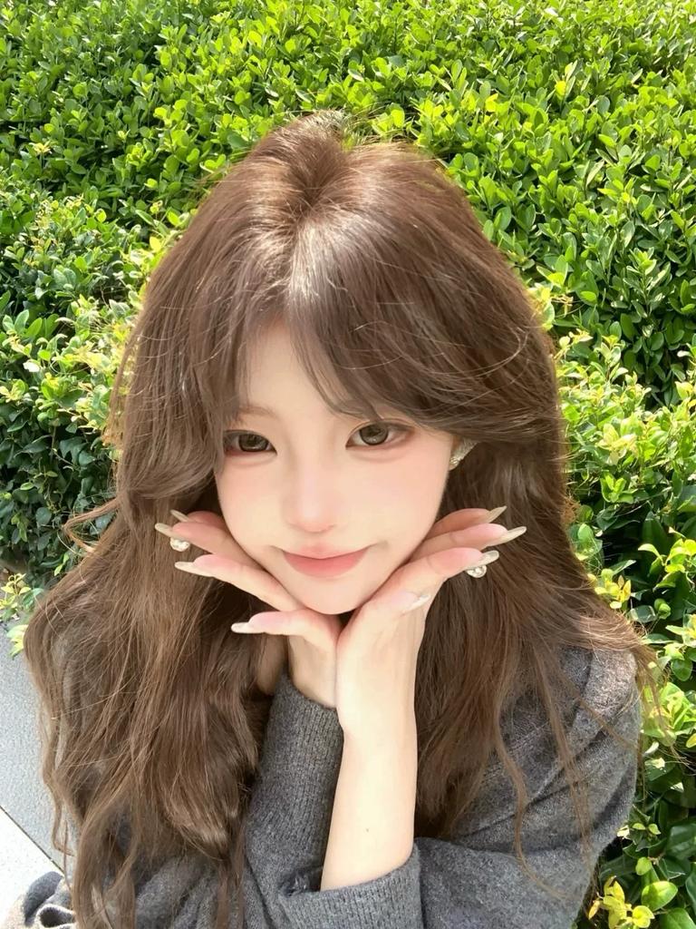 Wig female linen gray brown long curly hair Internet celebrities daily white temperament big waves eight characters bangs whole head cover
