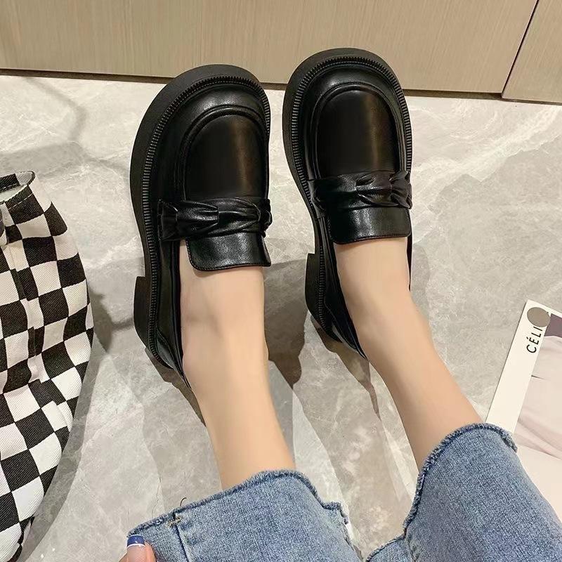 

Женские лоферы из мягкой кожи для работы, осень 2025, новая платформа, толстый каблук, британские одинарные туфли, стиль колледжа, кожаные туфли на одном педале 40 чёрный