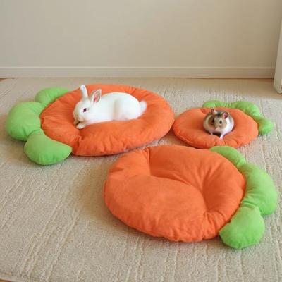 Fashion Warm Rabbit Mat Carrot Shaped Soft Breathable Pet Sofa Mat Rabbit Puppy Kitty Cute Sleeping Bed Mat Small Animal Hamster