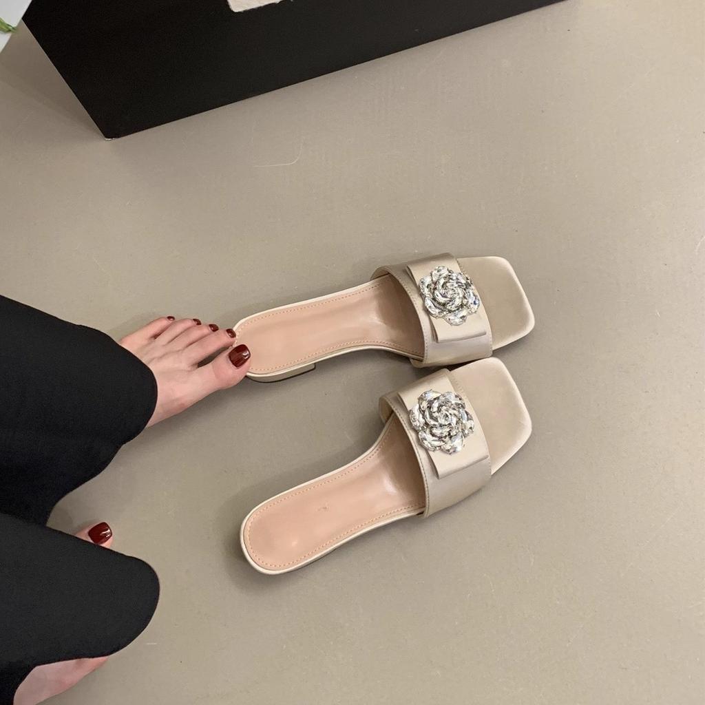 French temperament rhinestone square buckle satin thick heel one-word drag women 2025 summer new versatile square head outer slippers