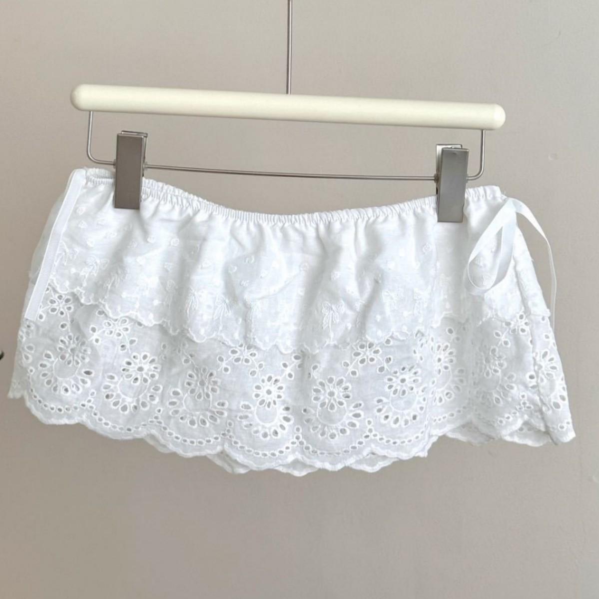 White Embroidered Lace Short Skirt with Versatile Streamer Design White Double Layer Lace