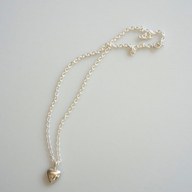 STUDIO LEIGH BOLD HEART NECKLACE