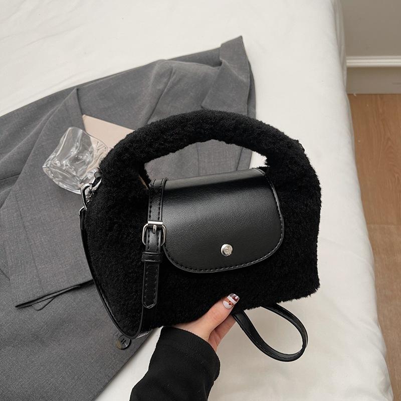 Autumn and winter popular portable fluffy bag women 2025 new fluffy commuter shoulder bag fashion shoulder messenger bag