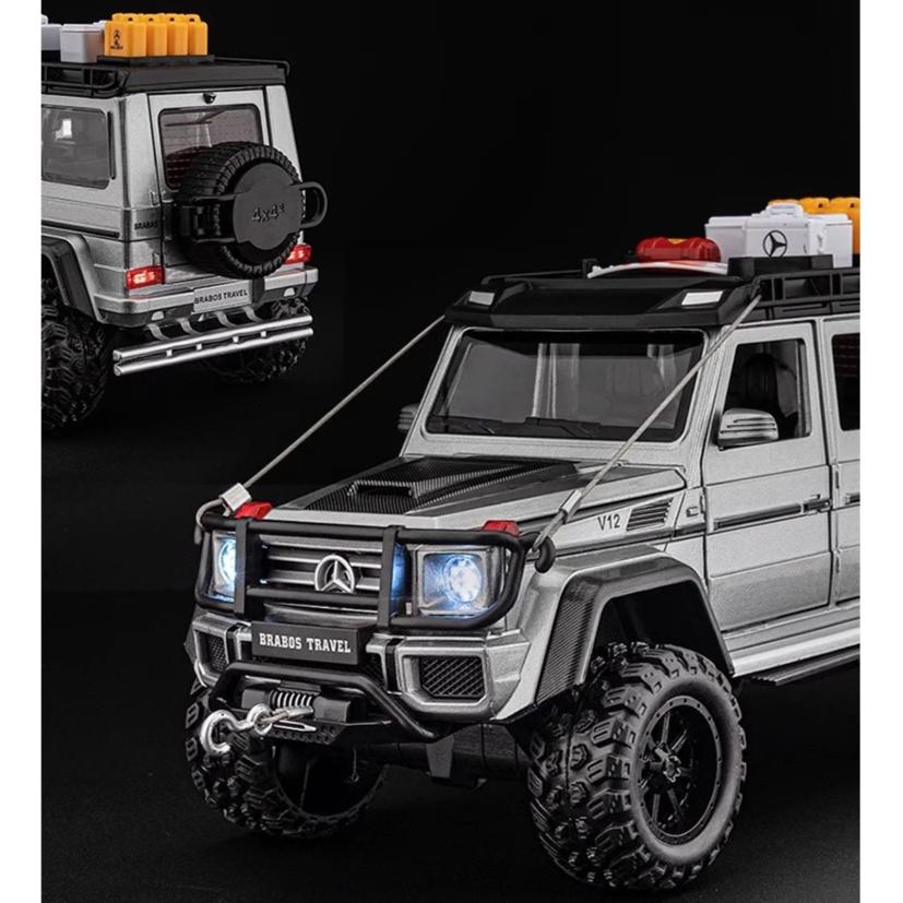 1/24 Scale Mercedes-Benz G550 4X4 Modified Version Off-road Car Diecast Car Sound Light Pull Back Vehicle TV Cabinet Decorations Gift