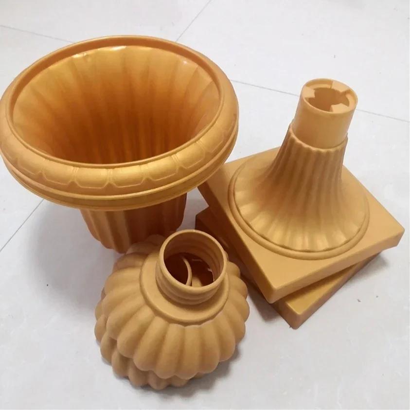 Vasi in Plastica Dorata di Grandi Dimensioni Decorazioni per Feste Ornamenti Sfondo Originale per Celebrazioni Matrimoniali