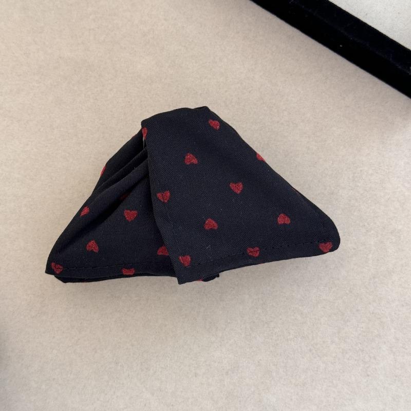 Love Fabric Triangular Hair Clip Large-sized Shark-shaped Hair Clip for Braiding At The Back of The Head