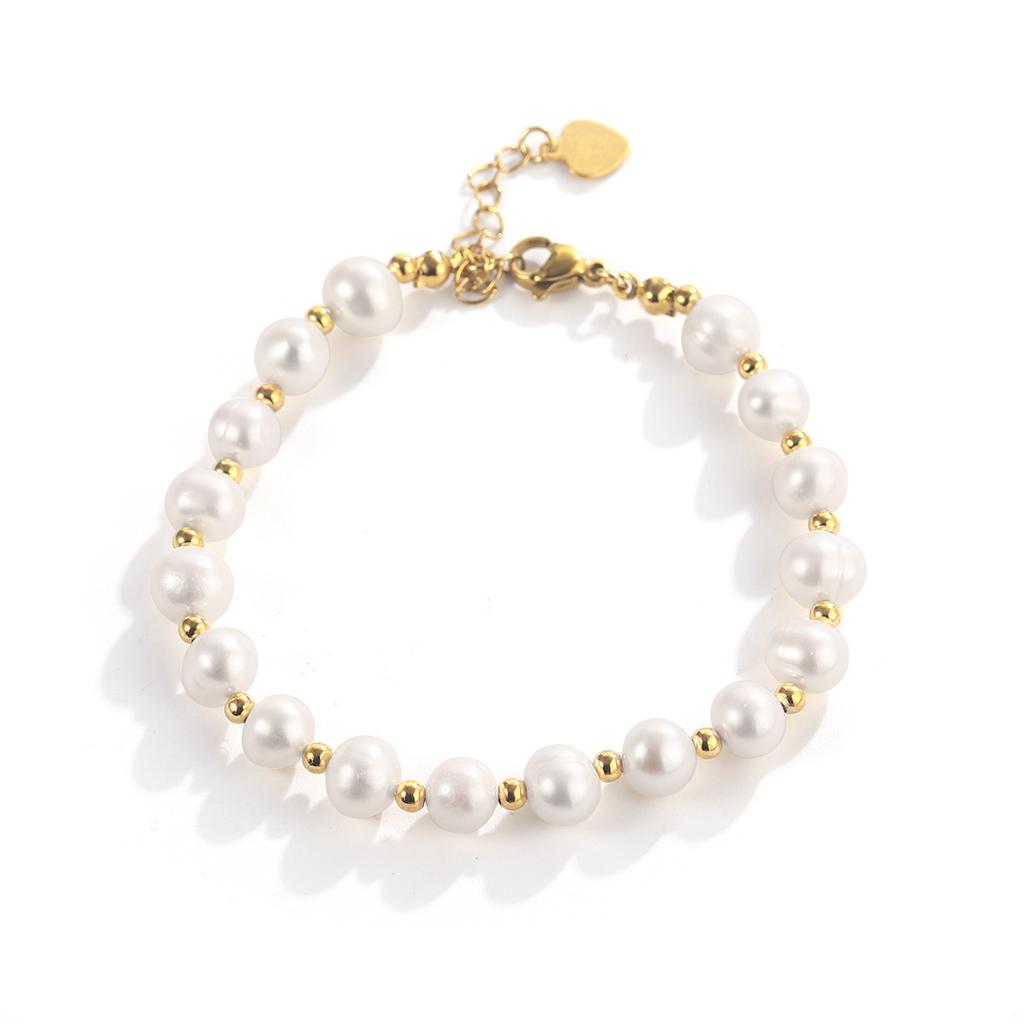 Retro fashion natural pearl bracelet ins girlfriend with the same beaded simple light luxury niche love pendant bracelet