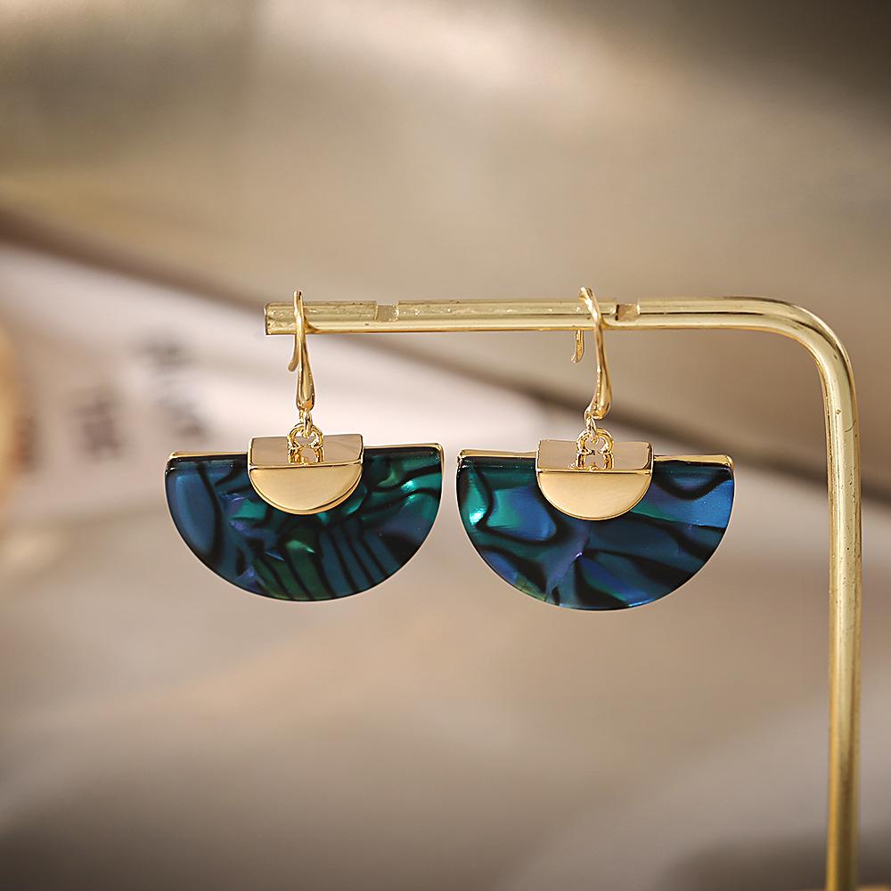 Elegant Retro Geometric Fan Earrings - Semi-Circular, Niche Design