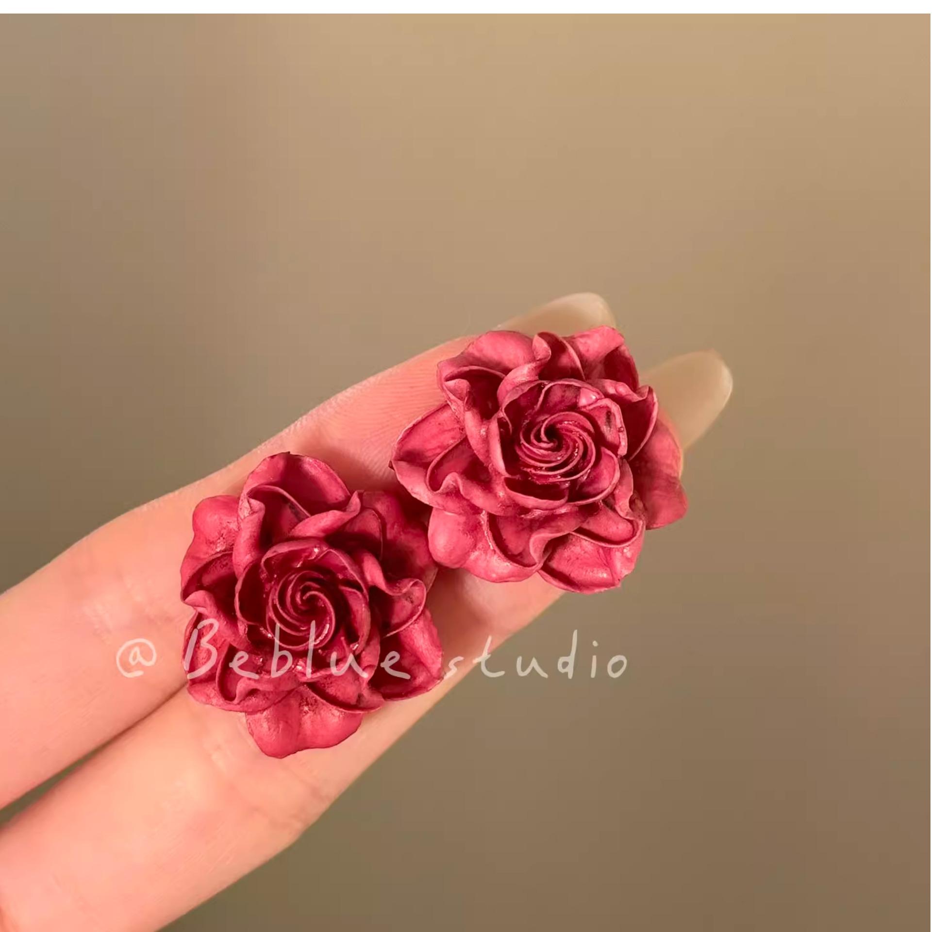 Silver Needle Resin Flower Stud Earrings - Elegant and Versatile Autumn Winter Style