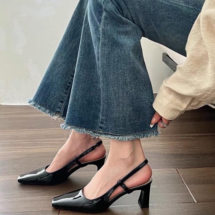 Niche silver thick-heeled temperament celebrity bag head sandals women's new summer high-end fashion medium and high-heeled evening shoes