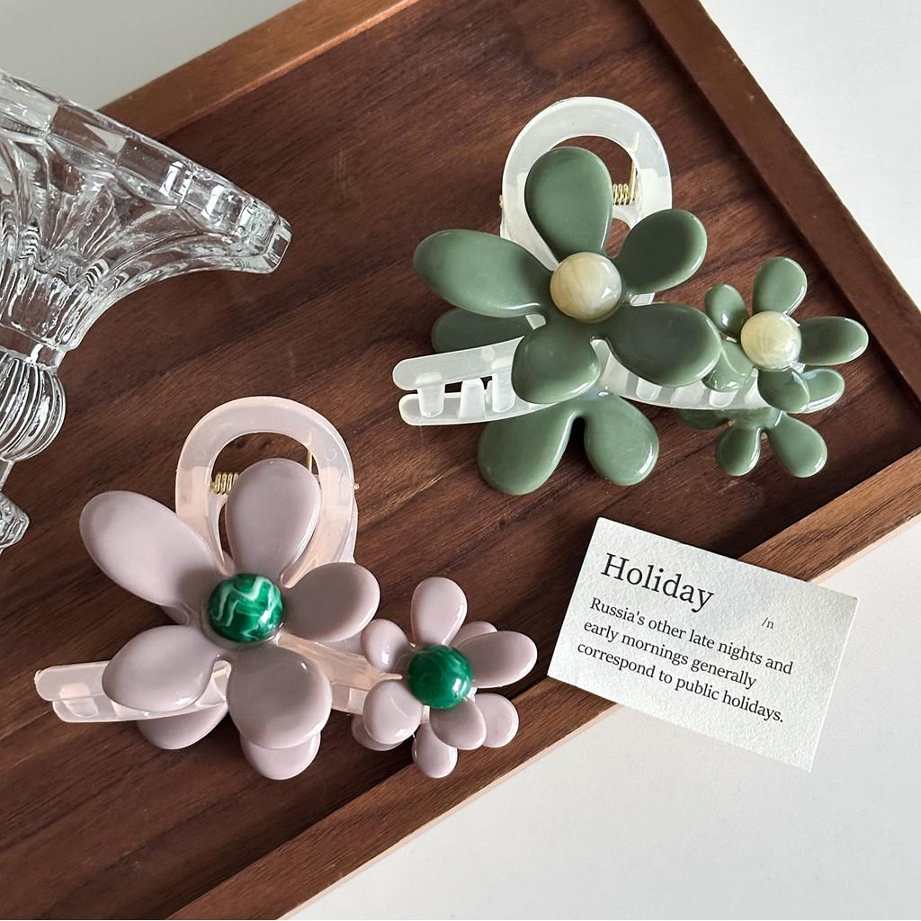 Exquisite Handmade Flower Hair Claw Clip Perfect For Fashionable Summer Styles