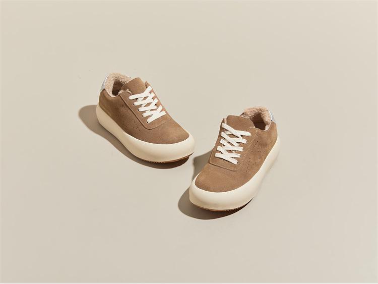 Retro sametové dámské boty se silnou podrážkou zvyšující výšku: 2023 Roztomilý Ošklivý Design Hvězdného Chleba