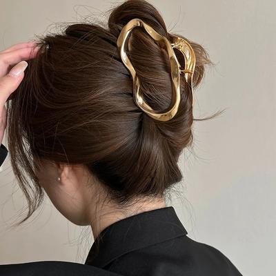 AWAYTR Goldfarbene, hohle Flüssighaarspangen, Metallhaarklammer, Haarband, Haarnadel, Krabbenmotiv, Damenmode-Accessoires