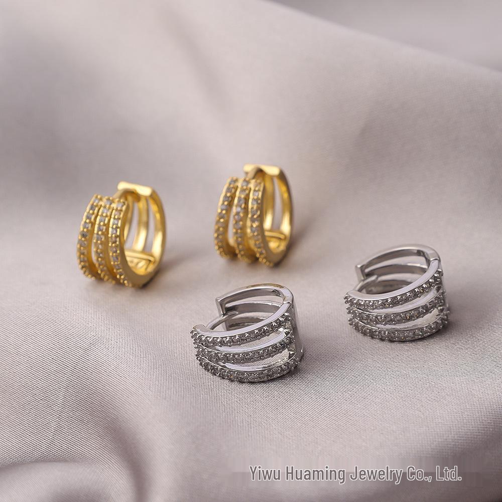 Stylish Gold Circle Ear Cuffs - Light Luxury Jewelry for Trendy Women