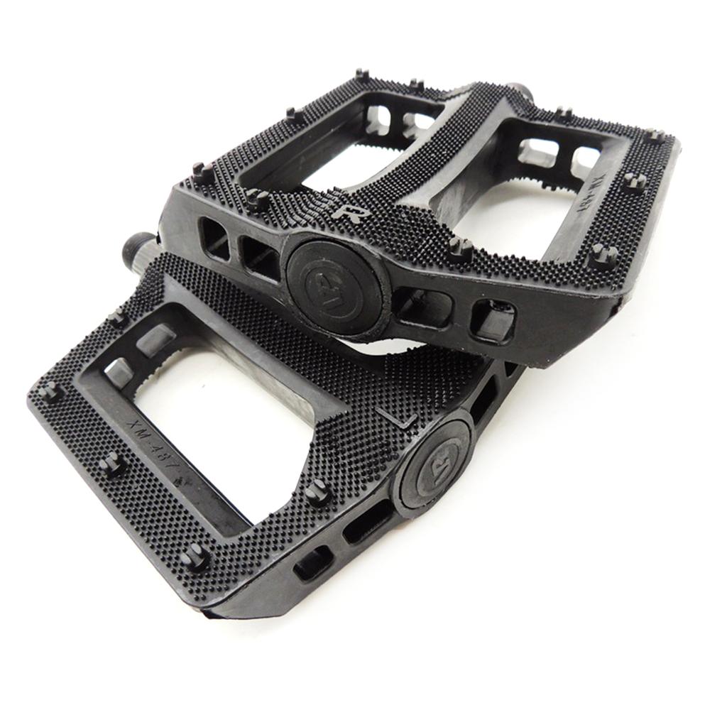 Plastic Mountain Bicycles Pedals Light Weight Hollow Nonslip Bicycles Pedals Replacement Wide Thick Cycling Pedals