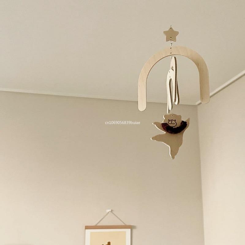 Nordische Holz Tanzender Bär Windspiel Kinderzimmer Wandhängeornamente Handgefertigter Anhänger für Babyzimmer Kinderzimmer Dekoration