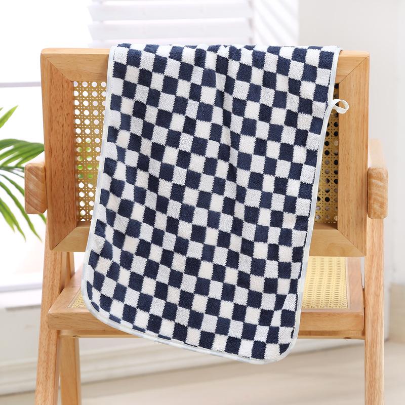 Coral Fleece Bath Towel, Thickened and Enlarged 90 * 170, Covering The Body. Adult Quick Drying and Absorbent Swimming Gift Bath Towel