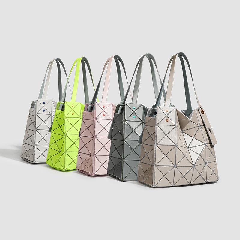Eine einfache und Patchwork-Geometrische Diamant-förmige Tasche Kleine Quadratische Box Damen Einzel-Schulter Handtasche