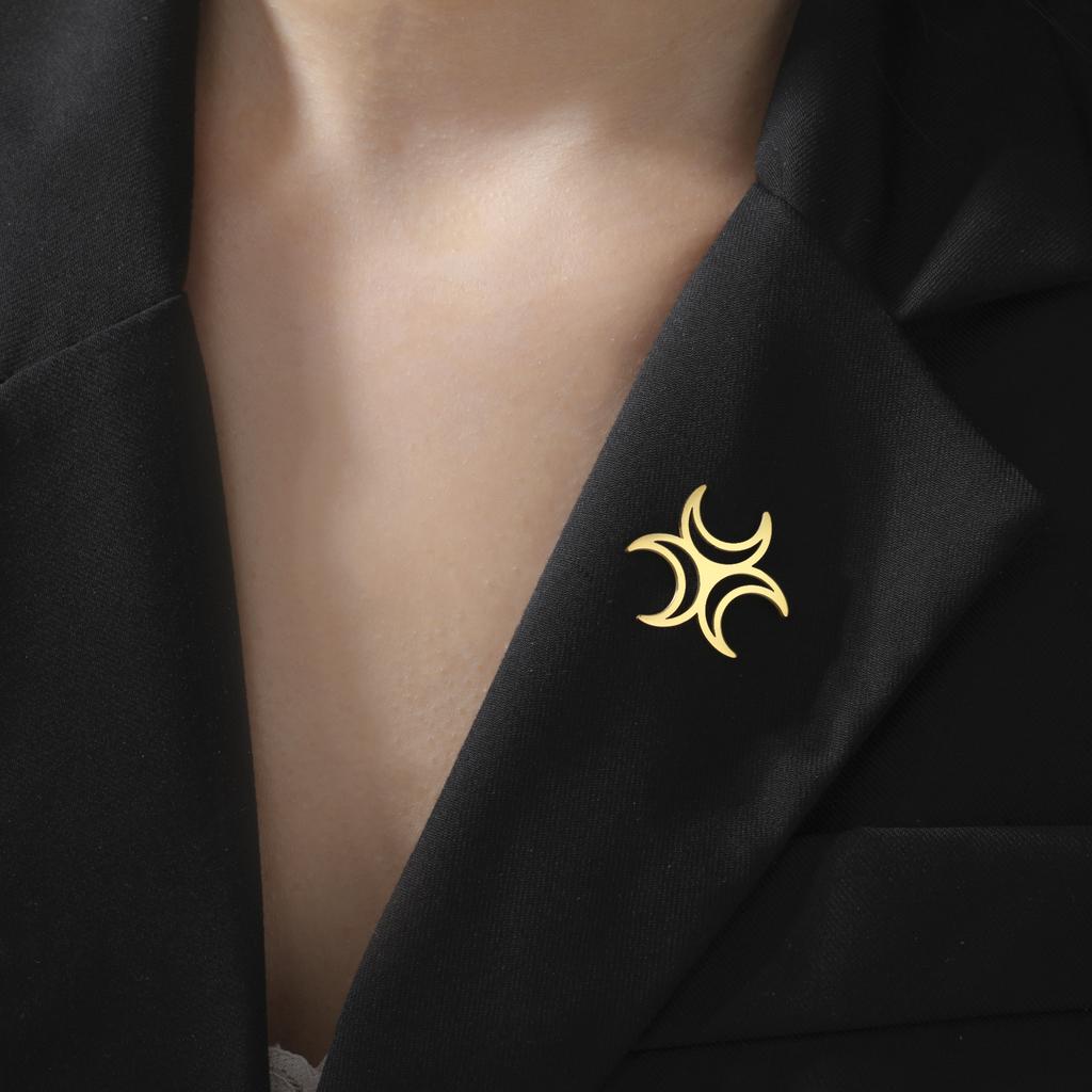 LIKGREAT Crescent Moon Brooch Witch Triple Goddess Moon Pin Stainless Steel Men's Wedding Shirt Collar Badge Jewelry Wholesale