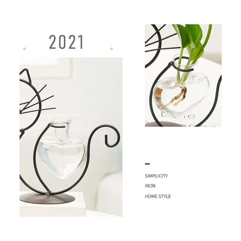Cat Shape Hand Welded Vases High Temperature Baking Paint Hydroponic Glass Heart Vase With Metal Holder