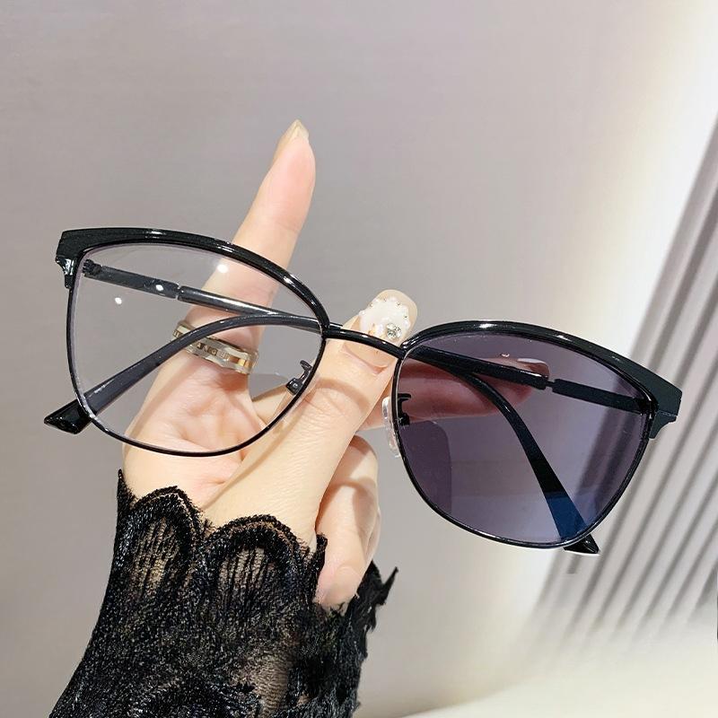 Mode Kattöga Fotokromiska Solglasögon Unisex Glasögon med Färgskiftande Glas Damer Anti Blått Ljus