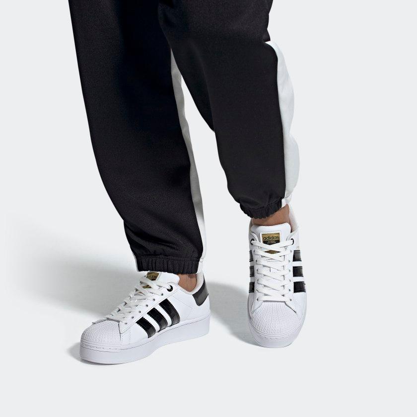 Adidas Womens Superstar Bold 'Cloud White' (women's sizes) Cloud White / Core Black / Gold Metallic Skateboard Shoes FV3336
