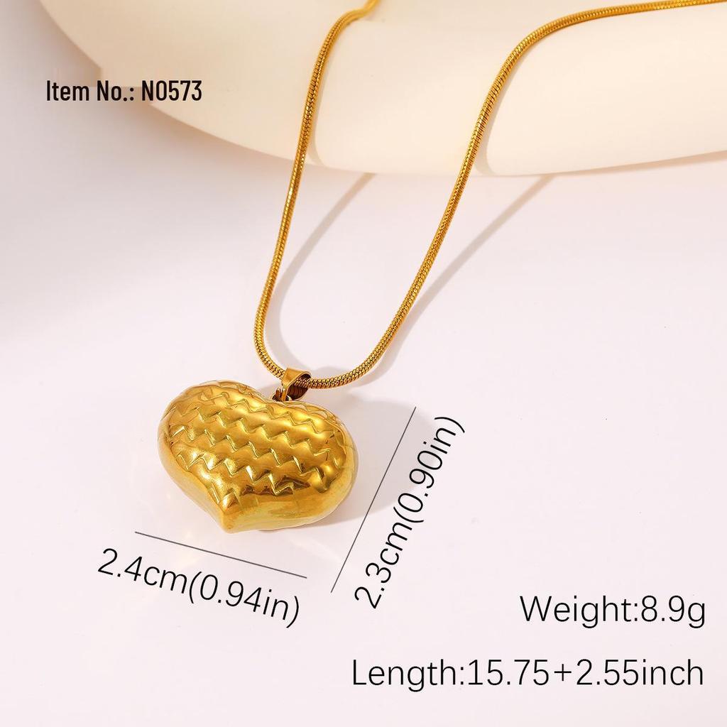 Minimalist Stainless Steel Necklace – Unisex Heart Pendant with Peach Texture On Titanium Steel Clavicle Chain