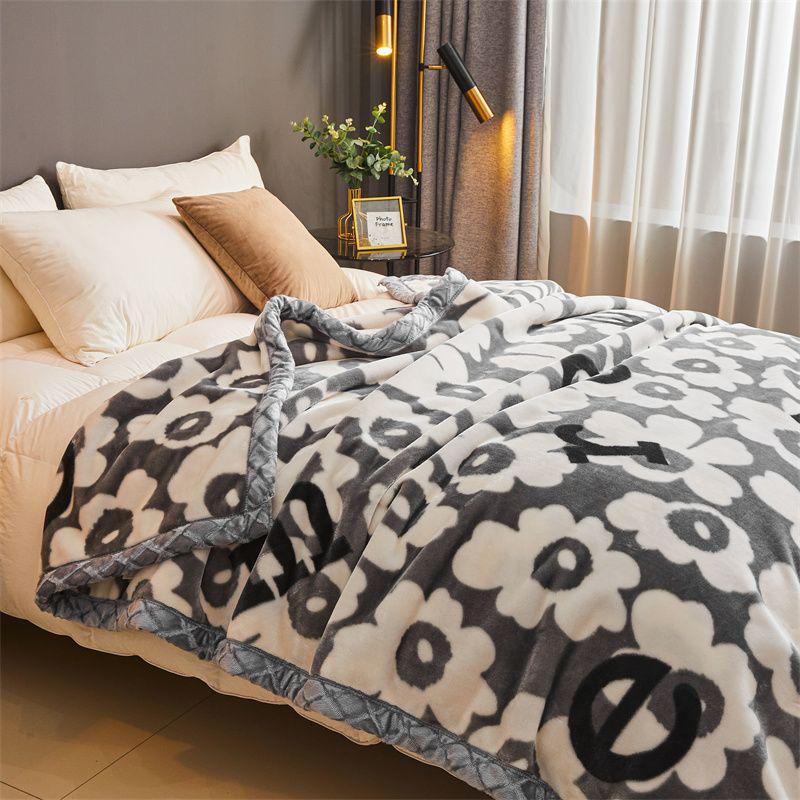 G5Z Thickened Raschel & Coral Flannel Winter Blanket for Dorms & Bedrooms