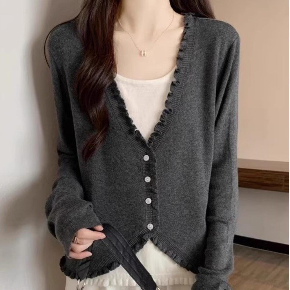 Two Long-sleeved Sweater Tops for Women's Vacation in The New Autumn Style of Black Fungus Edge Color-blocking Patchwork Knitted Base Layer