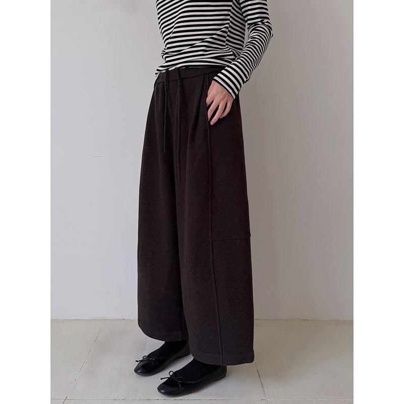 

Dark Chocolate Wafer: Ge Ming Korean Lace-up Wide-Leg Winter Pants for Women - N921C. S (85-105 cm) коричневый